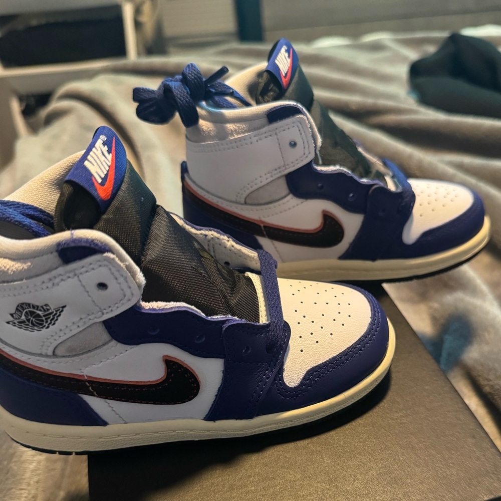 Jordan Retro 1 High OG “deep royal”